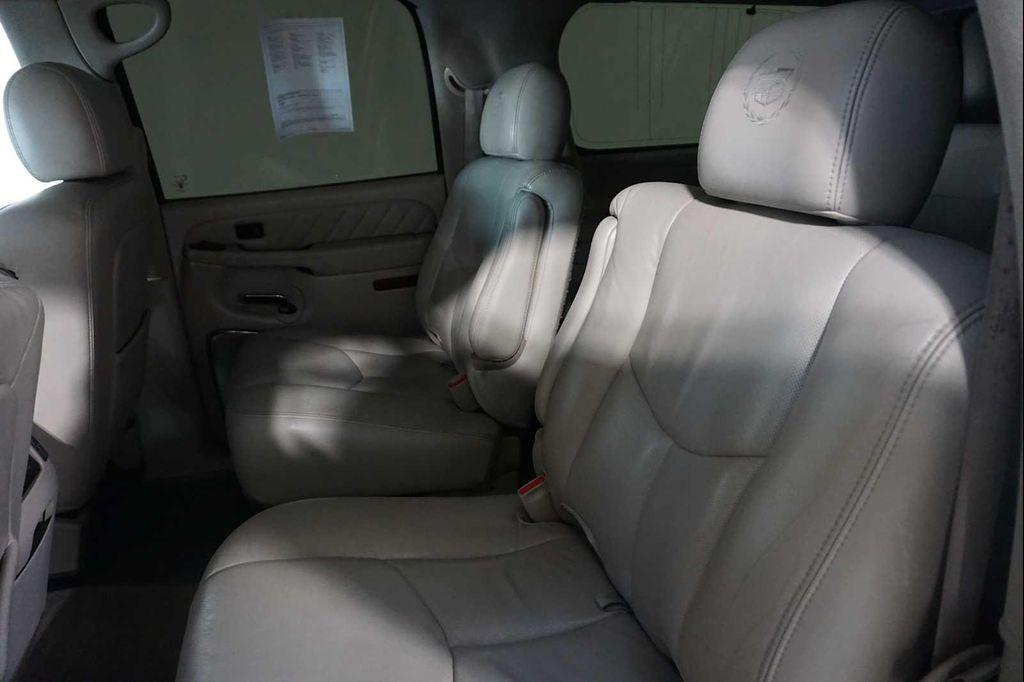 used 2006 Cadillac Escalade ESV car, priced at $9,999