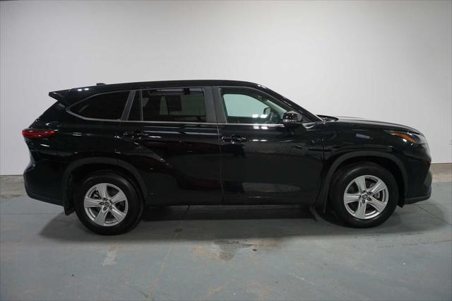 used 2023 Toyota Highlander car, priced at $33,999