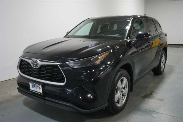 used 2023 Toyota Highlander car, priced at $33,999