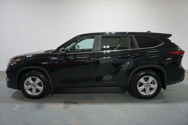 used 2023 Toyota Highlander car, priced at $33,999