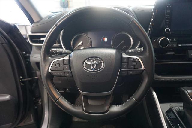 used 2022 Toyota Highlander car, priced at $33,999