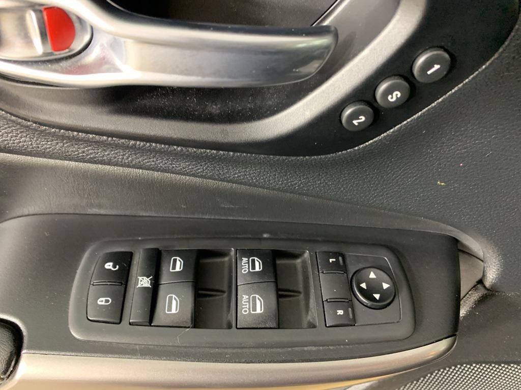 used 2021 Jeep Cherokee car, priced at $18,887