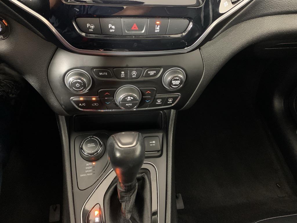 used 2021 Jeep Cherokee car, priced at $18,887