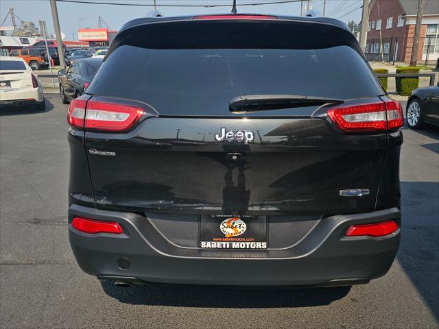 used 2015 Jeep Cherokee car, priced at $10,990