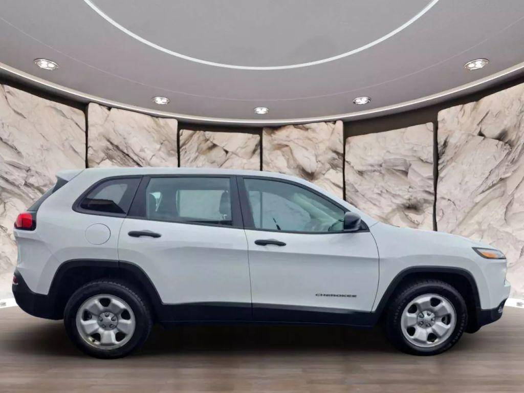 used 2016 Jeep Cherokee car, priced at $12,990