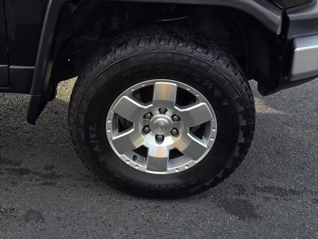 used 2007 Toyota FJ Cruiser car, priced at $14,990