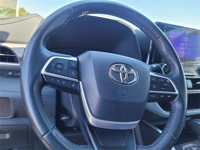 used 2023 Toyota Highlander car, priced at $34,988