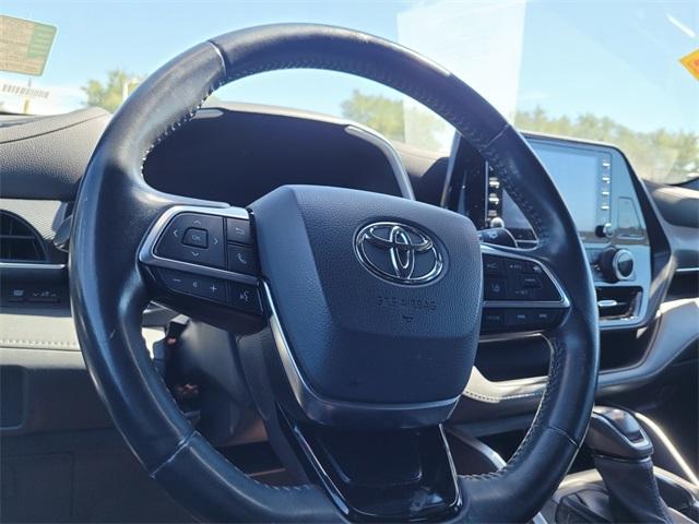 used 2021 Toyota Highlander car, priced at $35,988