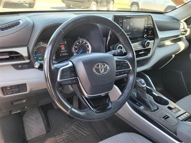 used 2021 Toyota Highlander Hybrid car, priced at $29,988