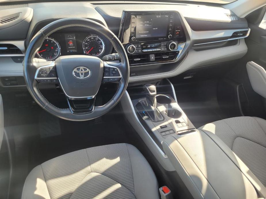 used 2021 Toyota Highlander car, priced at $33,030