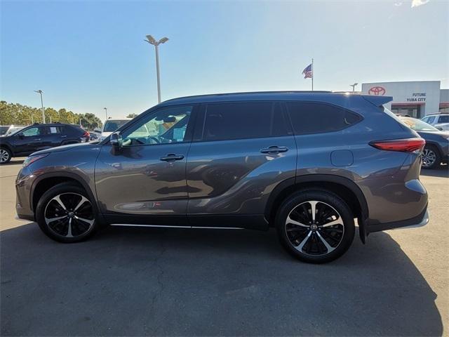 used 2021 Toyota Highlander car, priced at $37,988