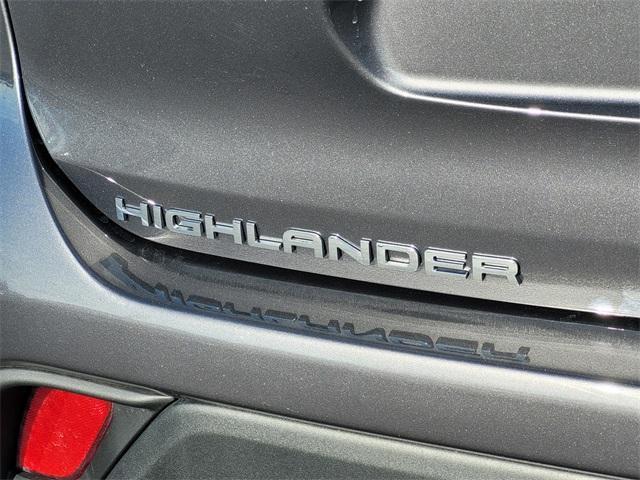 used 2022 Toyota Highlander car, priced at $35,963