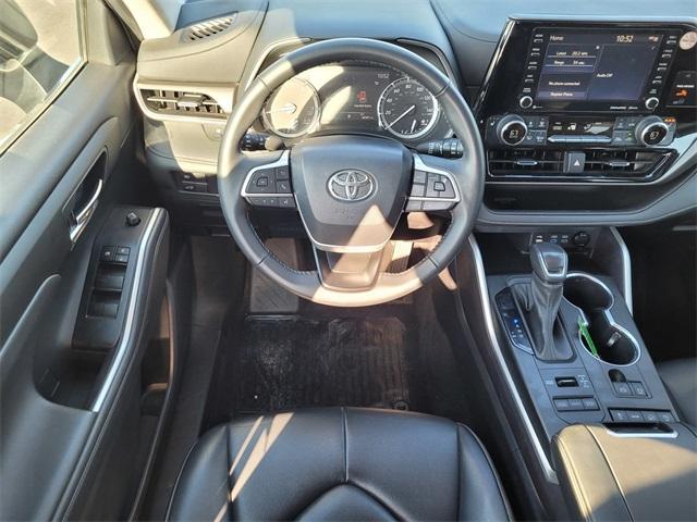 used 2022 Toyota Highlander car, priced at $35,963