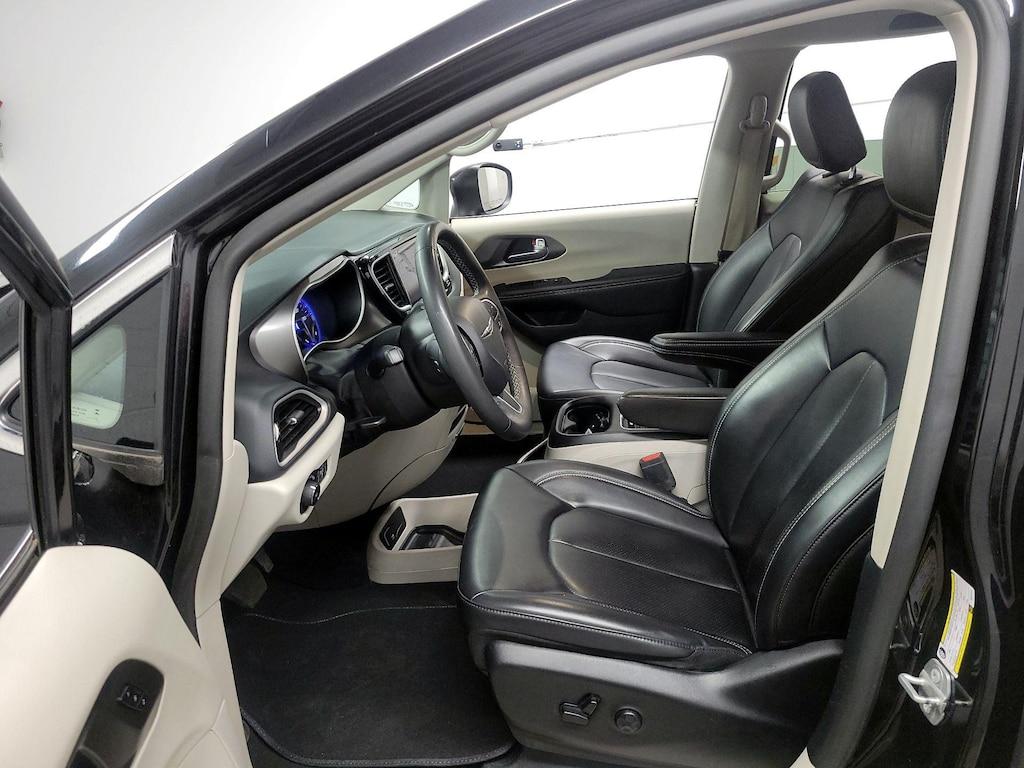 used 2023 Chrysler Pacifica car, priced at $25,998