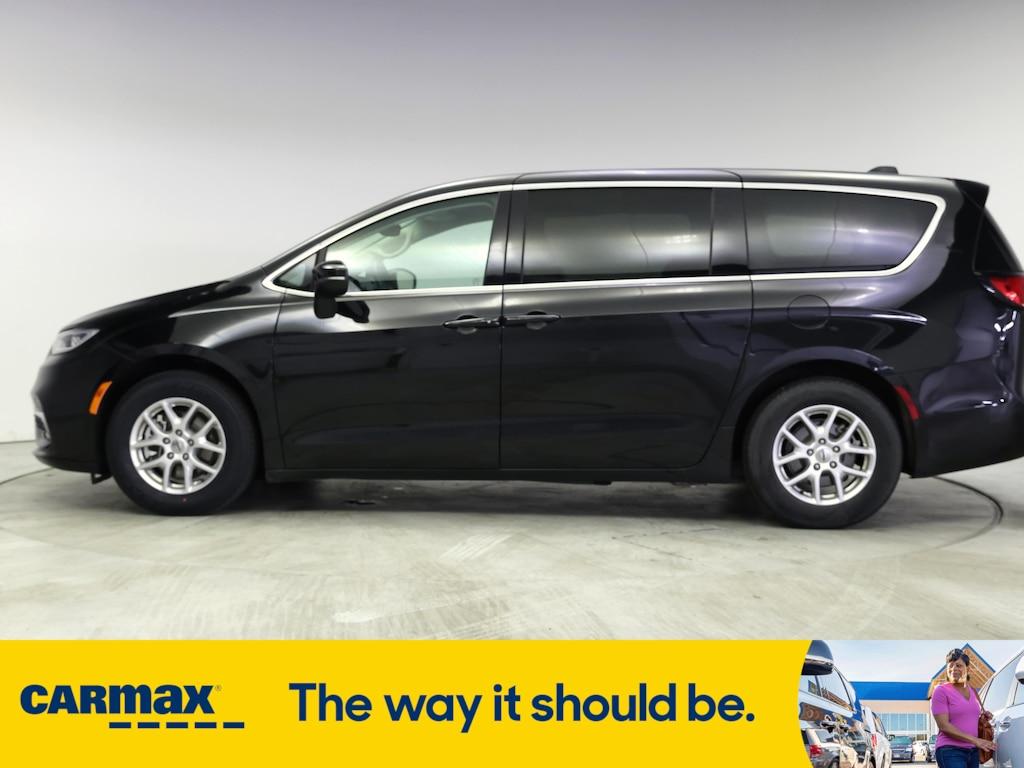used 2023 Chrysler Pacifica car, priced at $25,998