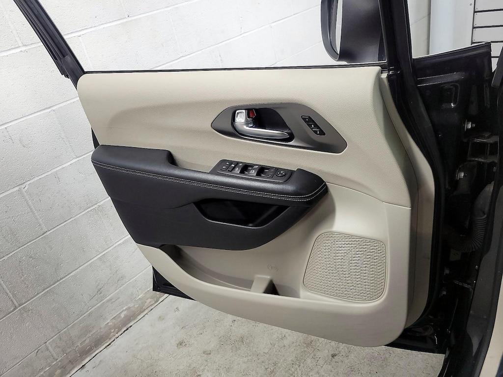 used 2023 Chrysler Pacifica car, priced at $25,998