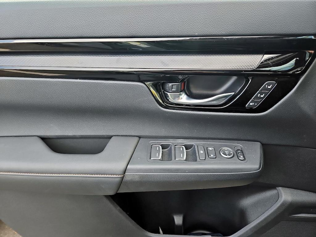 used 2025 Honda CR-V Hybrid car, priced at $41,998