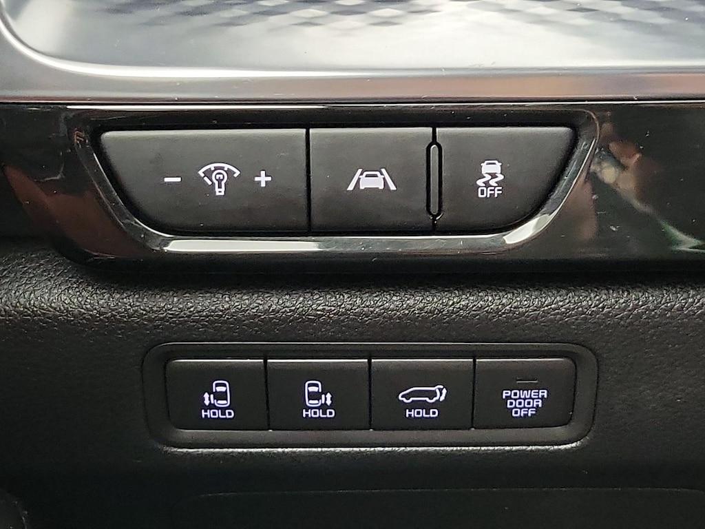 used 2024 Kia Carnival car, priced at $43,998