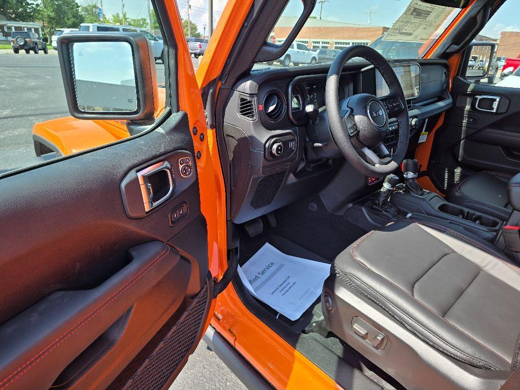 new 2025 Jeep Gladiator car, priced at $55,438