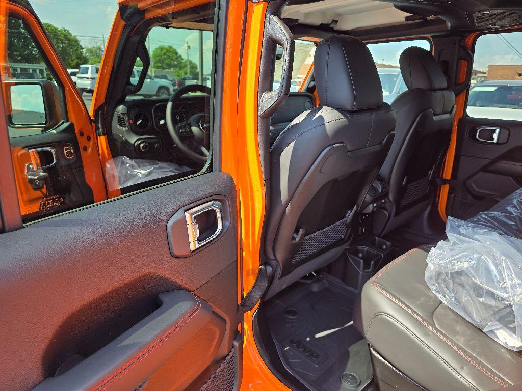 new 2025 Jeep Gladiator car, priced at $55,438