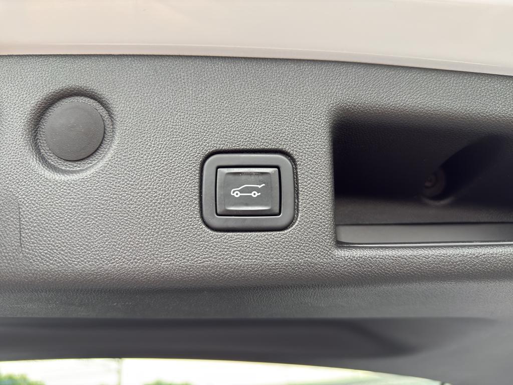 used 2022 Chevrolet Equinox car, priced at $24,800