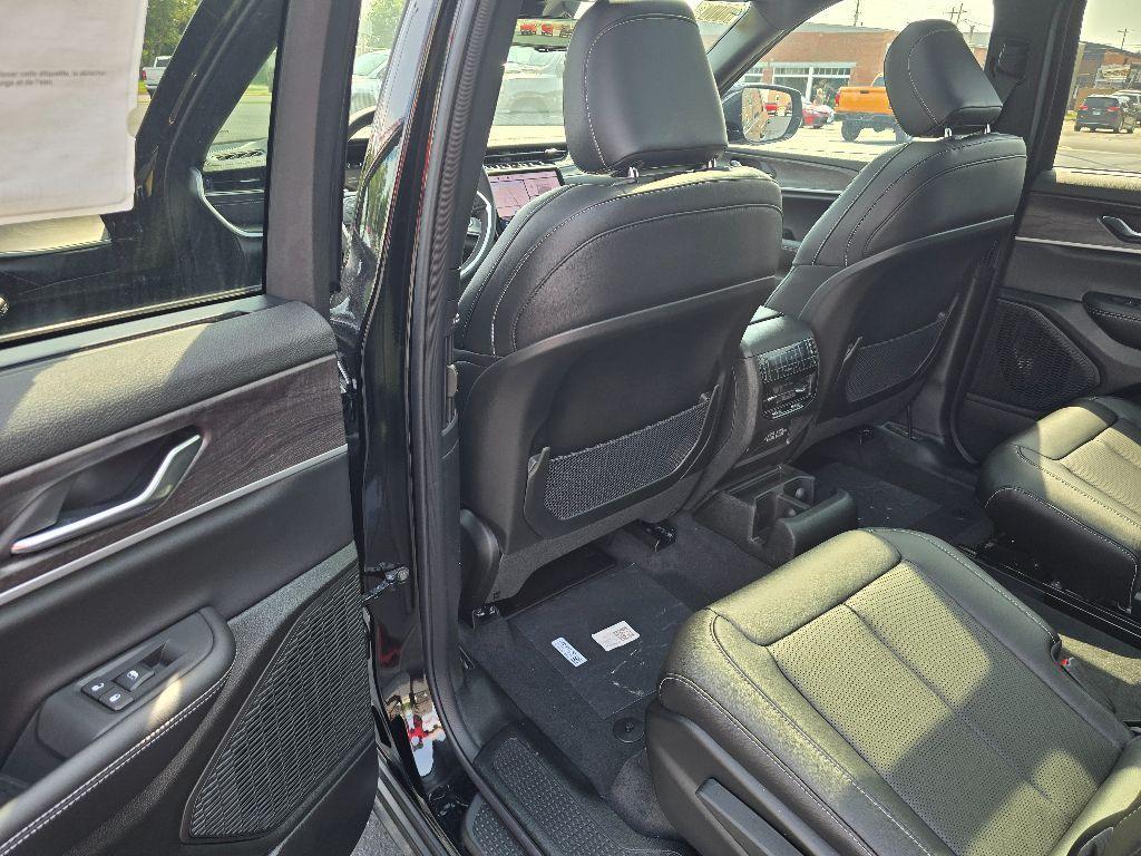 new 2025 Jeep Grand Cherokee L car, priced at $46,471