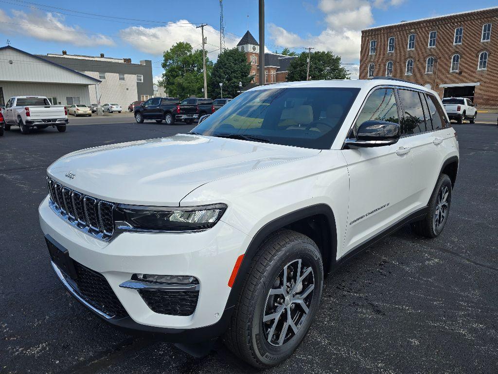 new 2025 Jeep Grand Cherokee car, priced at $52,340