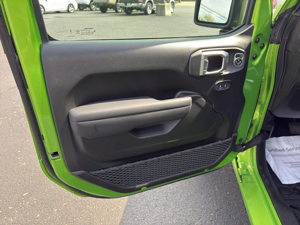 new 2025 Jeep Wrangler car, priced at $50,340