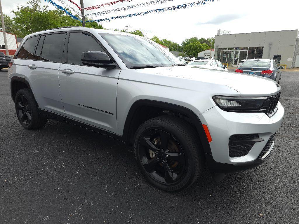 used 2023 Jeep Grand Cherokee car, priced at $36,555