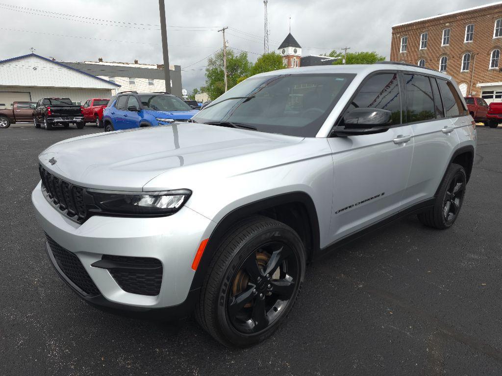 used 2023 Jeep Grand Cherokee car, priced at $36,555