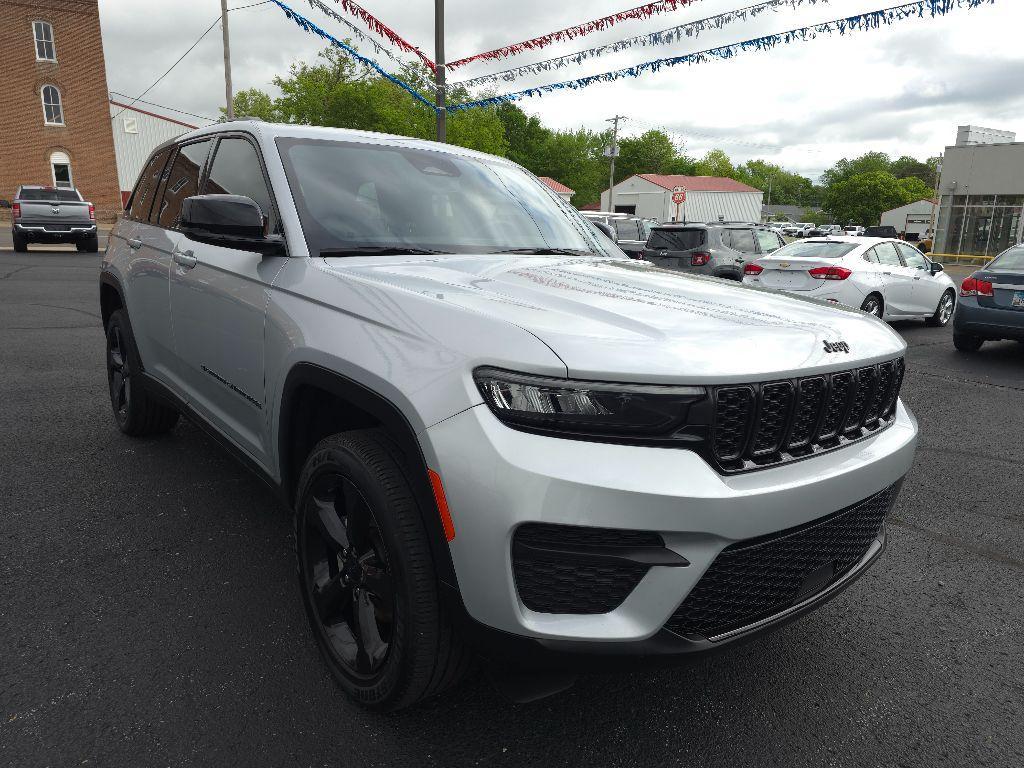 used 2023 Jeep Grand Cherokee car, priced at $36,555
