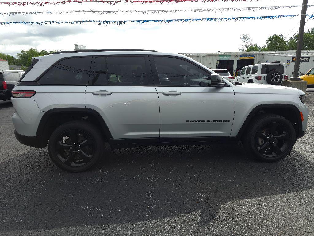 used 2023 Jeep Grand Cherokee car, priced at $36,555