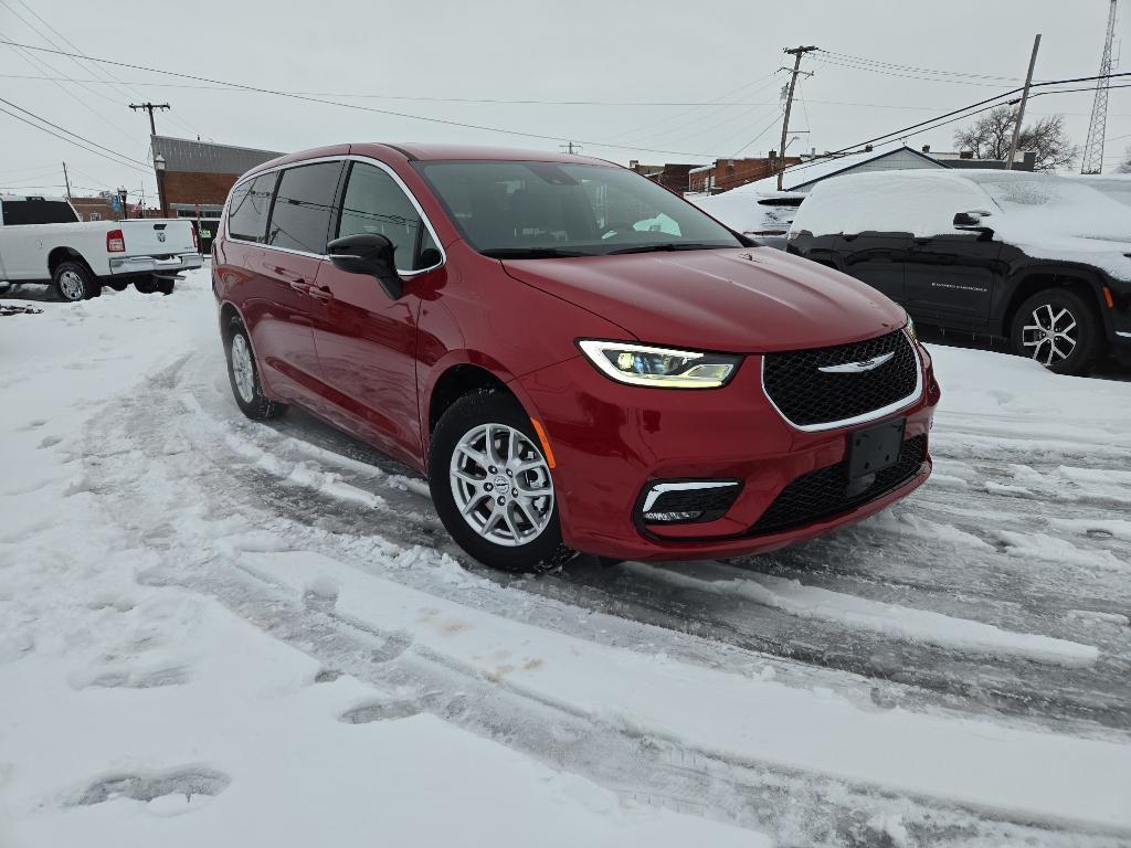 new 2025 Chrysler Pacifica car, priced at $40,160