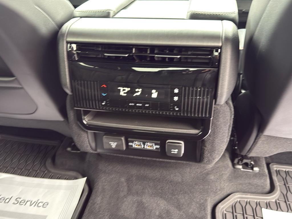 new 2025 Jeep Wagoneer L car, priced at $75,975