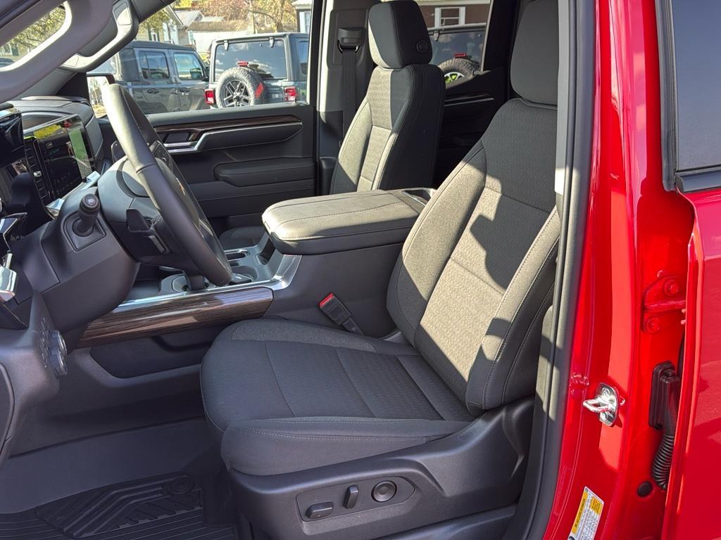 new 2025 Chevrolet Silverado 1500 car, priced at $53,990