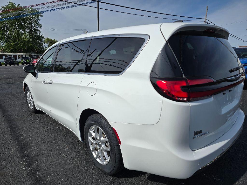 used 2023 Chrysler Pacifica car, priced at $26,995