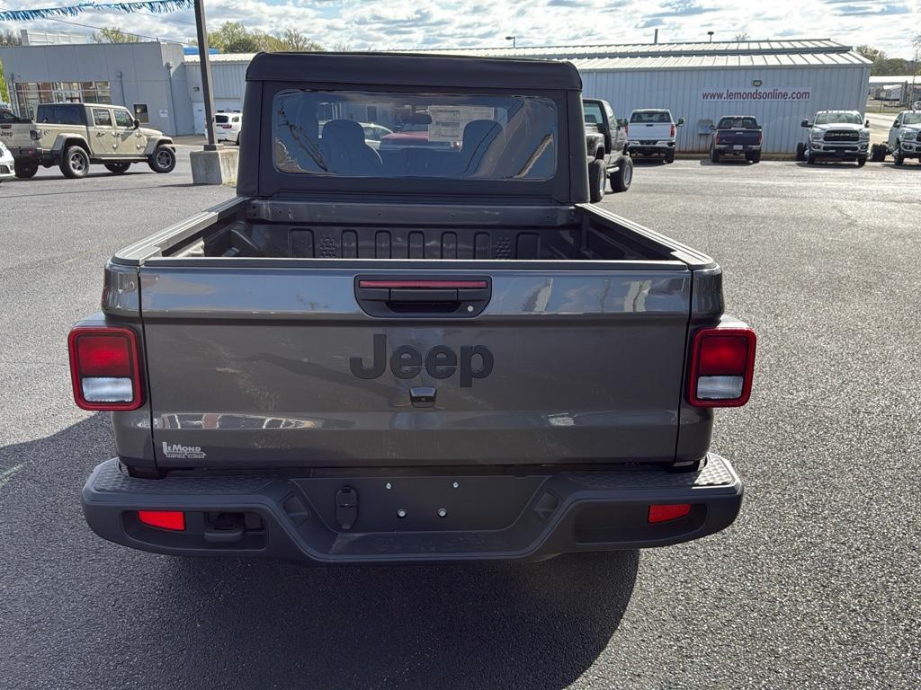 new 2025 Jeep Gladiator car, priced at $43,385