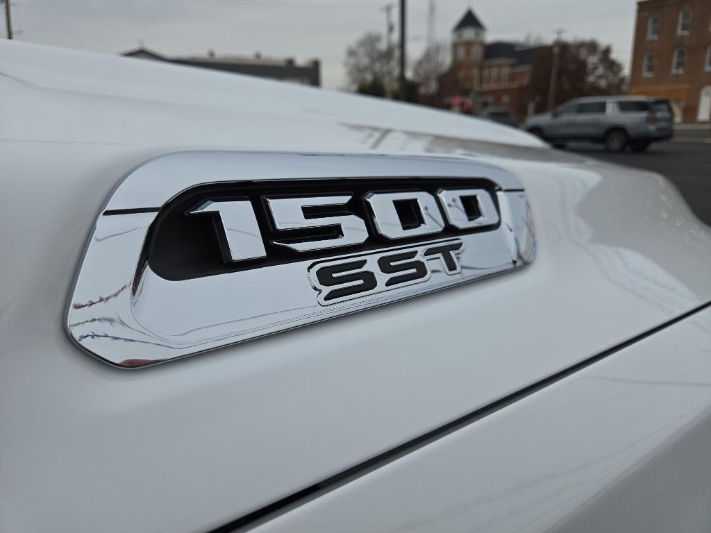 new 2025 Ram 1500 car, priced at $55,212