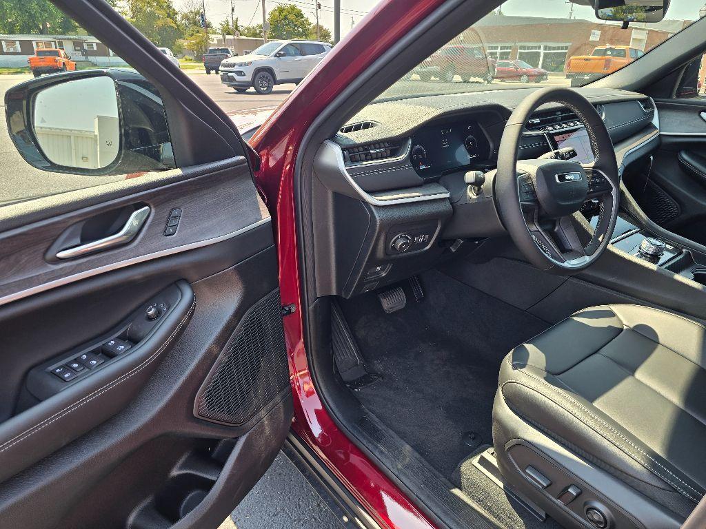 new 2025 Jeep Grand Cherokee L car, priced at $47,060