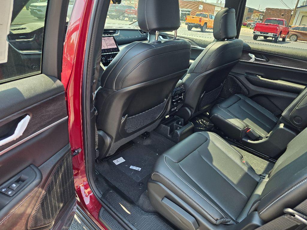 new 2025 Jeep Grand Cherokee L car, priced at $47,060
