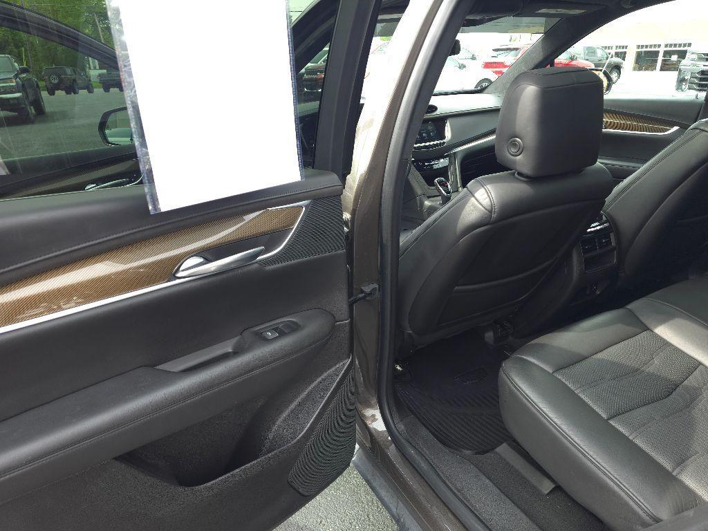used 2019 Cadillac XT5 car, priced at $24,995
