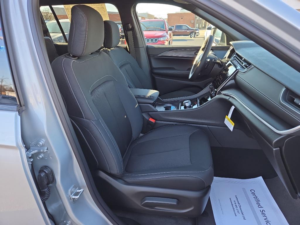 new 2025 Jeep Grand Cherokee L car, priced at $42,220