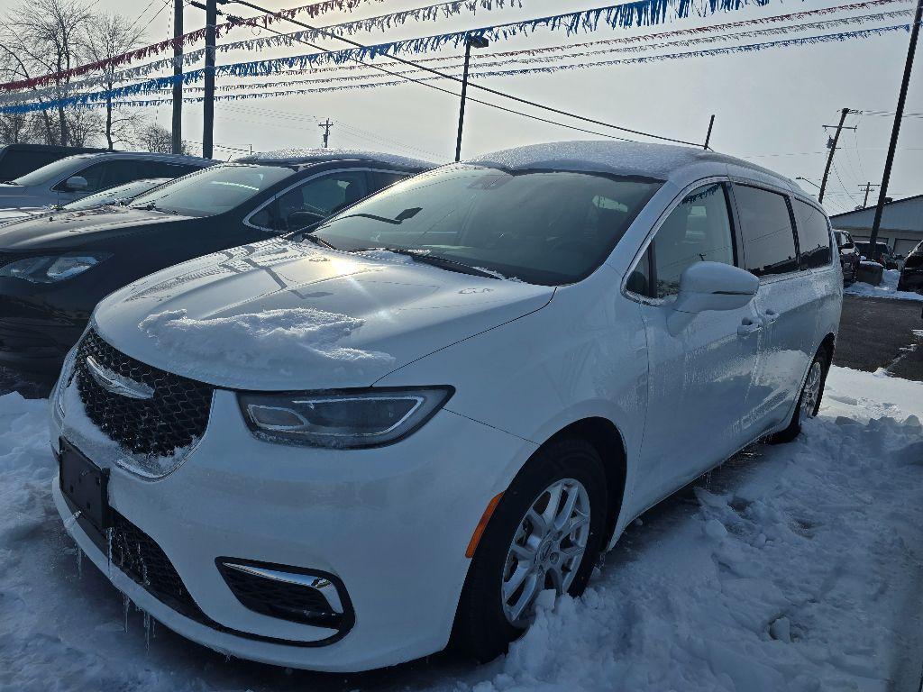 used 2022 Chrysler Pacifica car, priced at $25,996