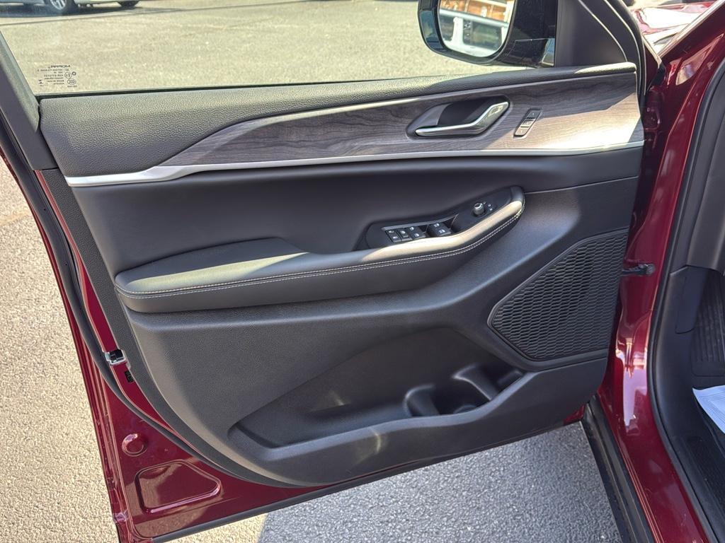 new 2025 Jeep Grand Cherokee L car, priced at $52,110