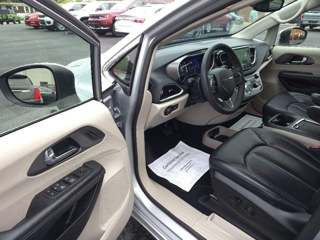 used 2023 Chrysler Pacifica car, priced at $31,995
