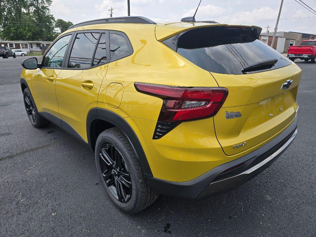 new 2025 Chevrolet Trax car, priced at $26,985