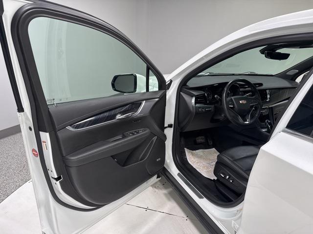 used 2022 Cadillac XT6 car, priced at $39,000