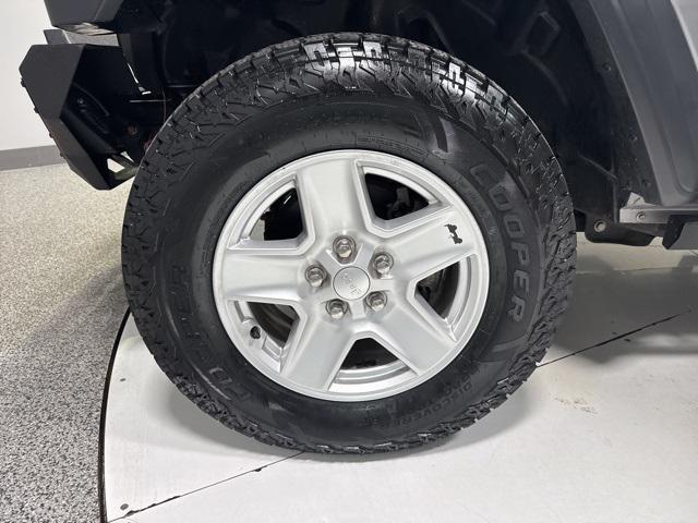 used 2020 Jeep Gladiator car, priced at $25,592