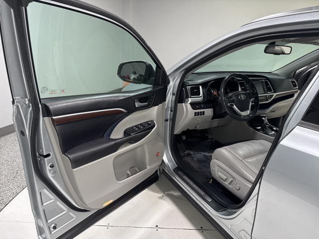used 2016 Toyota Highlander car, priced at $26,000