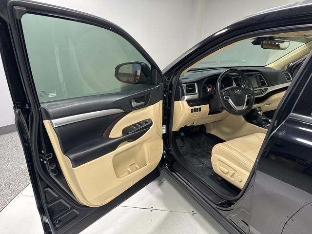 used 2019 Toyota Highlander car, priced at $25,000